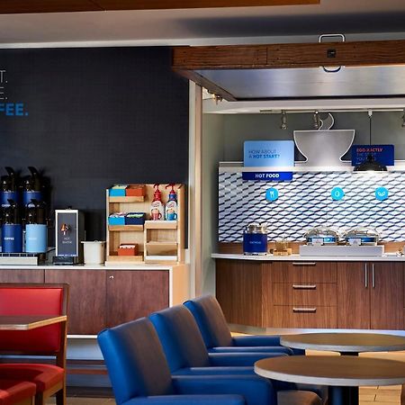 Holiday Inn Express & Suites - Madison West - Middleton By Ihg Eksteriør billede