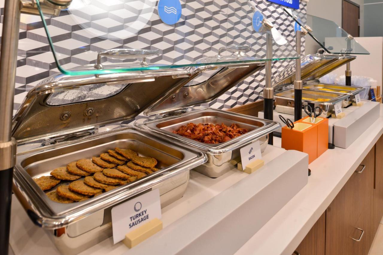 Holiday Inn Express & Suites - Madison West - Middleton By Ihg Eksteriør billede