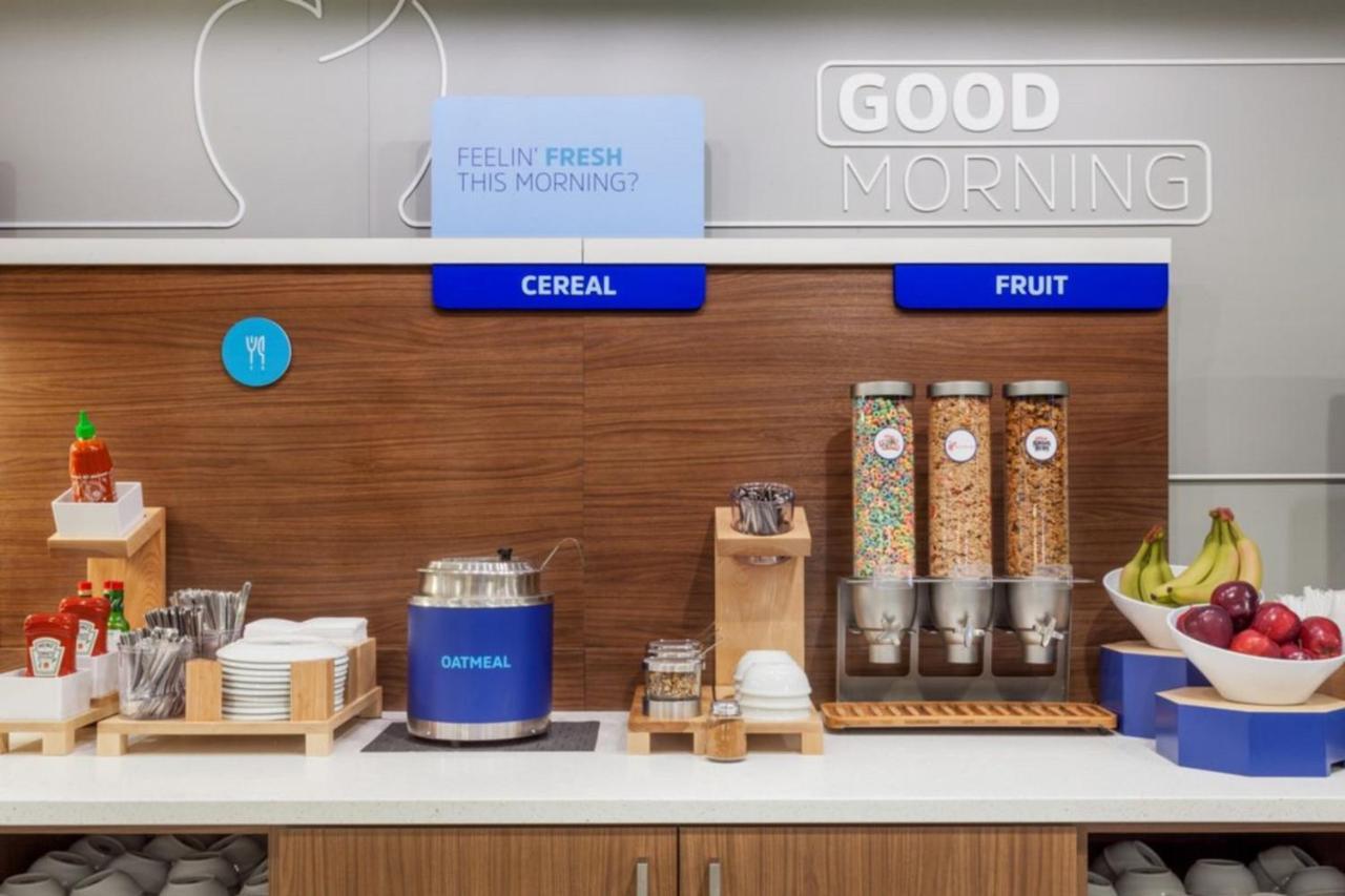 Holiday Inn Express & Suites - Madison West - Middleton By Ihg Eksteriør billede