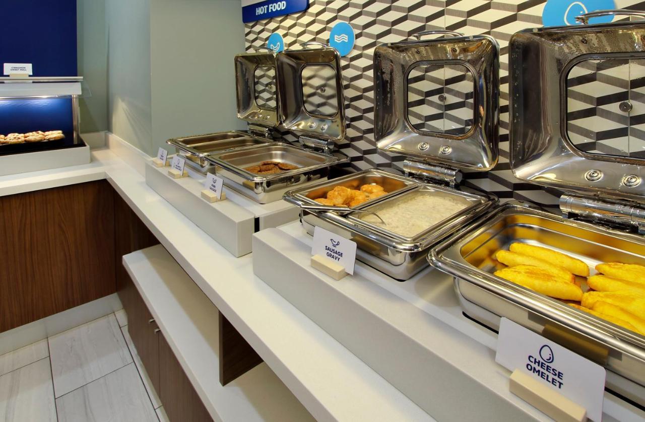 Holiday Inn Express & Suites - Madison West - Middleton By Ihg Eksteriør billede