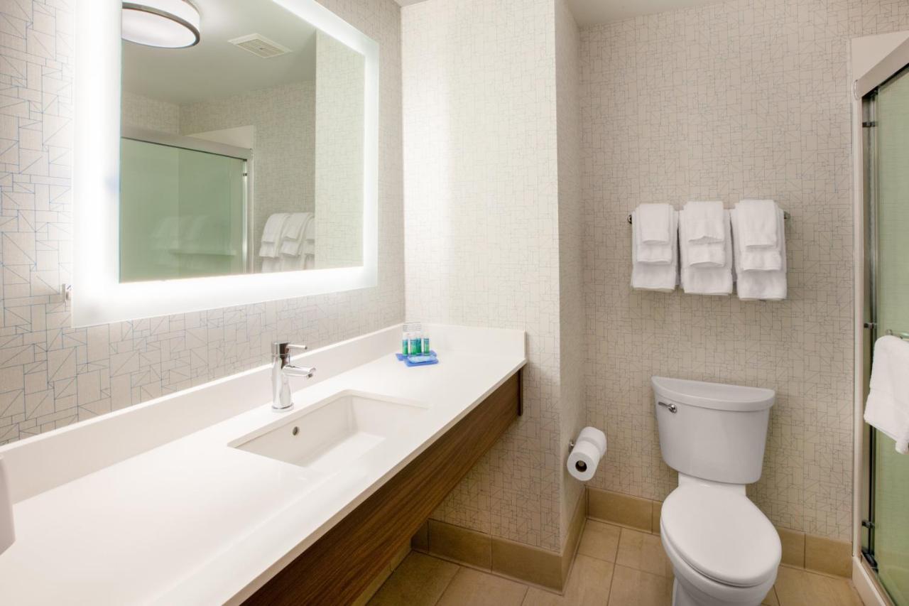 Holiday Inn Express & Suites - Madison West - Middleton By Ihg Eksteriør billede