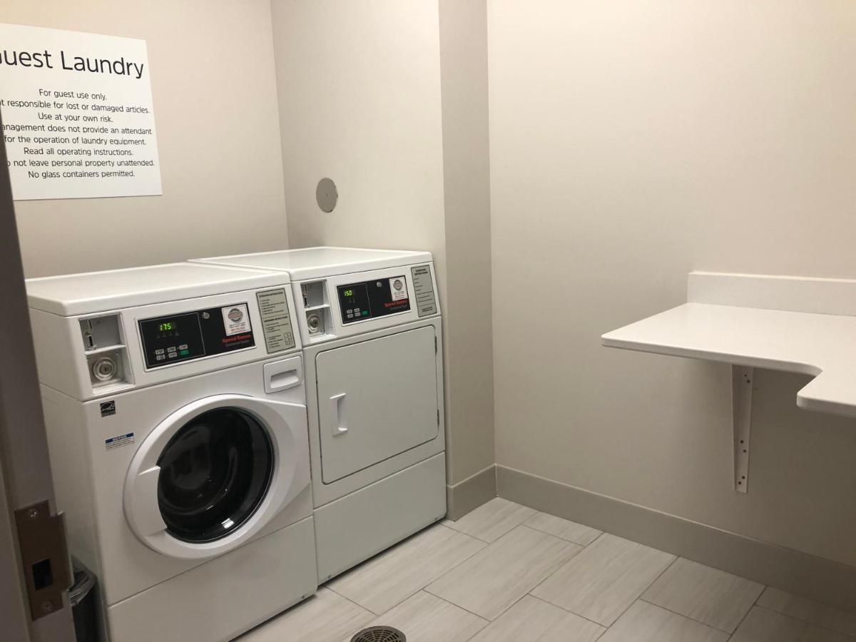 Holiday Inn Express & Suites - Madison West - Middleton By Ihg Eksteriør billede